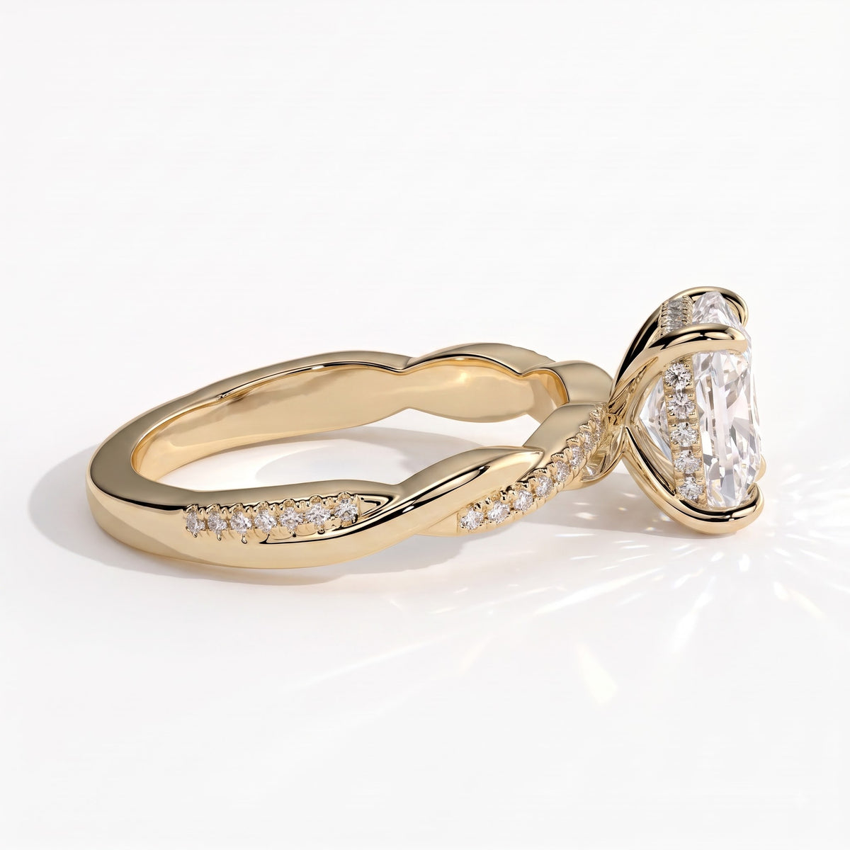 Elongated Cushion lab-grown diamond halo engagement ring in 14K (585) yellow gold, detail view 