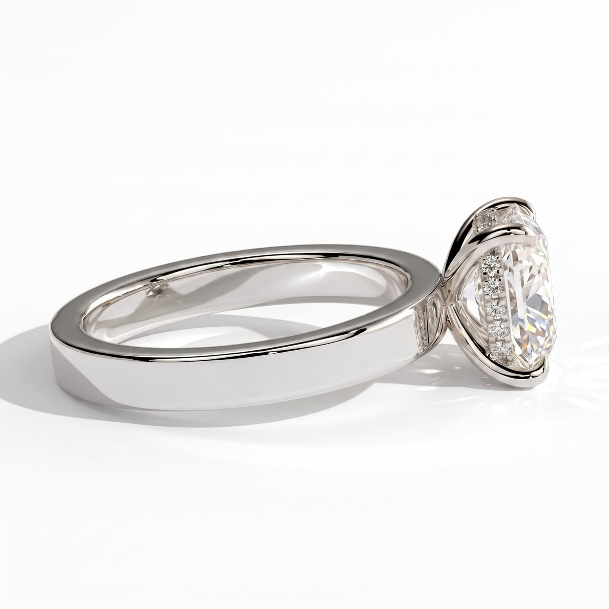 Elongated Cushion lab-grown diamond solitaire engagement ring in 14K (585) white gold, detail view 