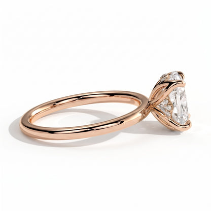 Elongated Cushion lab-grown diamond solitaire engagement ring in 14K (585) rose gold, detail view 
