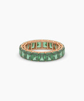 Amira emerald-cut green gemstone eternity ring in 750 rose gold, front view 