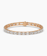 Aurelia Tennisarmband mit Labordiamanten im Smaragdschliff aus 585 Roségold, Vorderansicht 