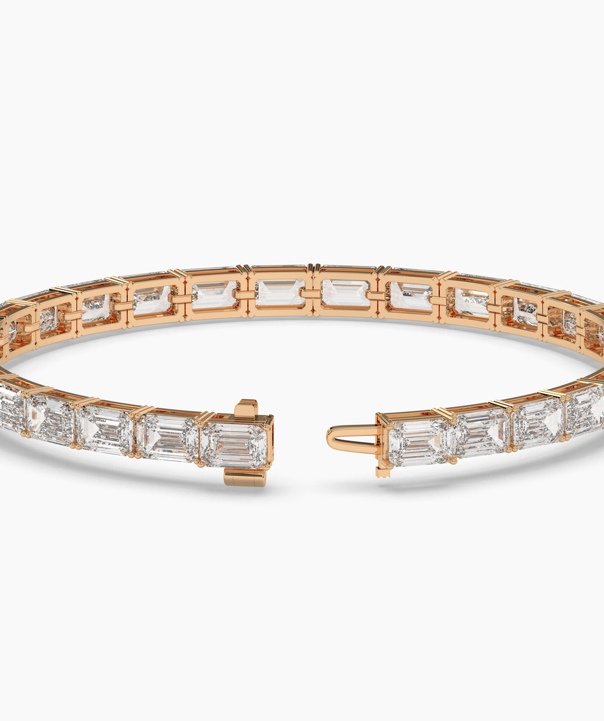 Aurelia Tennisarmband mit Labordiamanten im Smaragdschliff aus 585 Roségold, Detailansicht mit geöffnetem Verschluss 