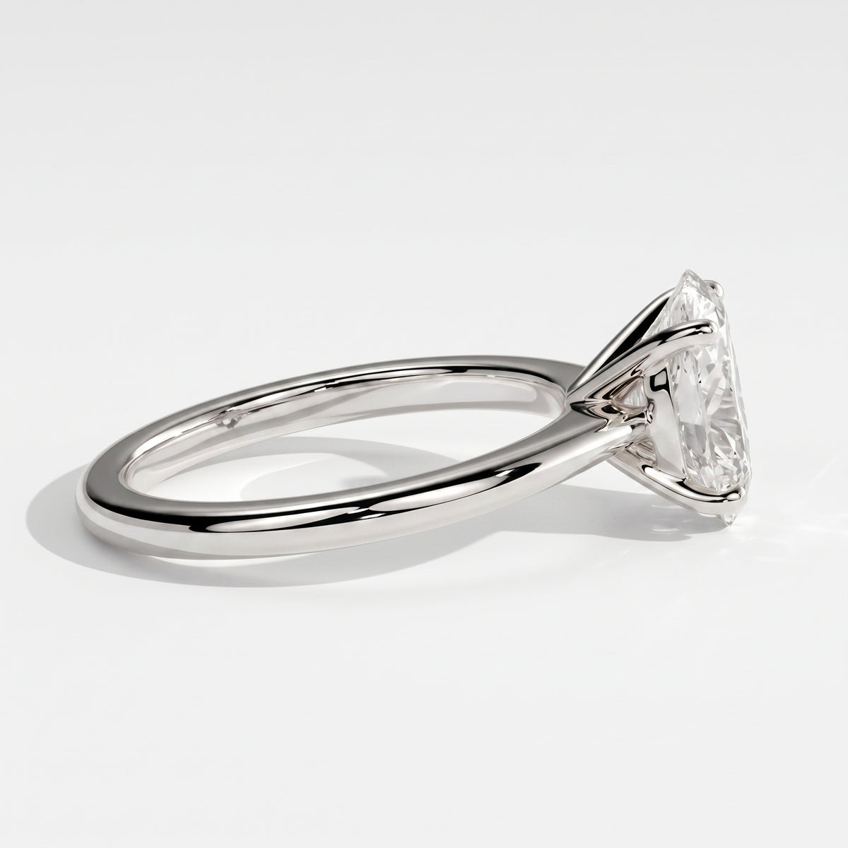 Oval lab-grown diamond solitaire engagement ring in 14K (585) white gold, detail view 