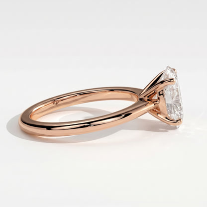 Oval lab-grown diamond solitaire engagement ring in 18K (750) rose gold, detail view 