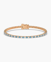Isola Tennisarmband mit blauen und weißen runden Labordiamanten aus 585 Roségold, Vorderansicht 