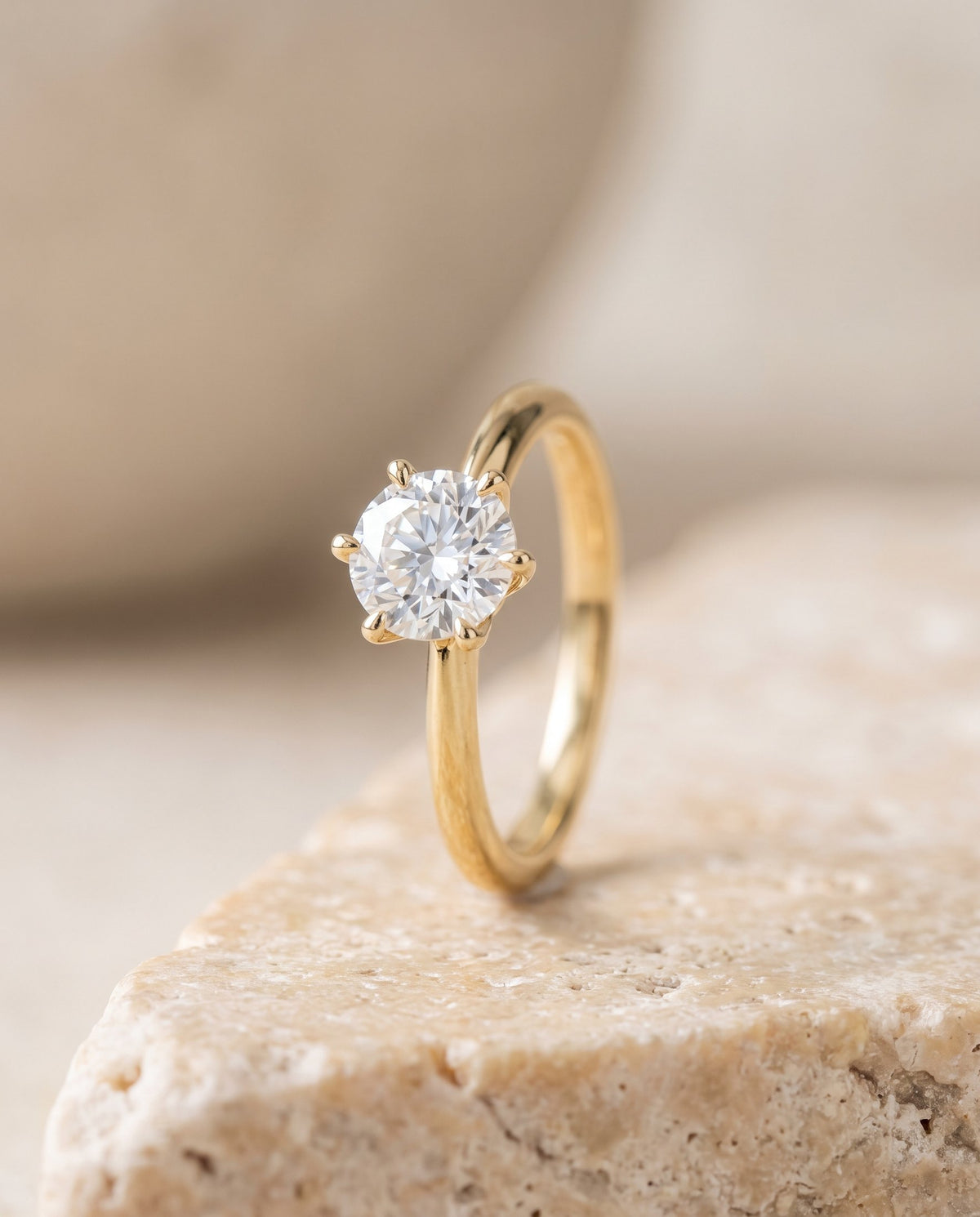 Round diamond engagement ring | BEUSÉA