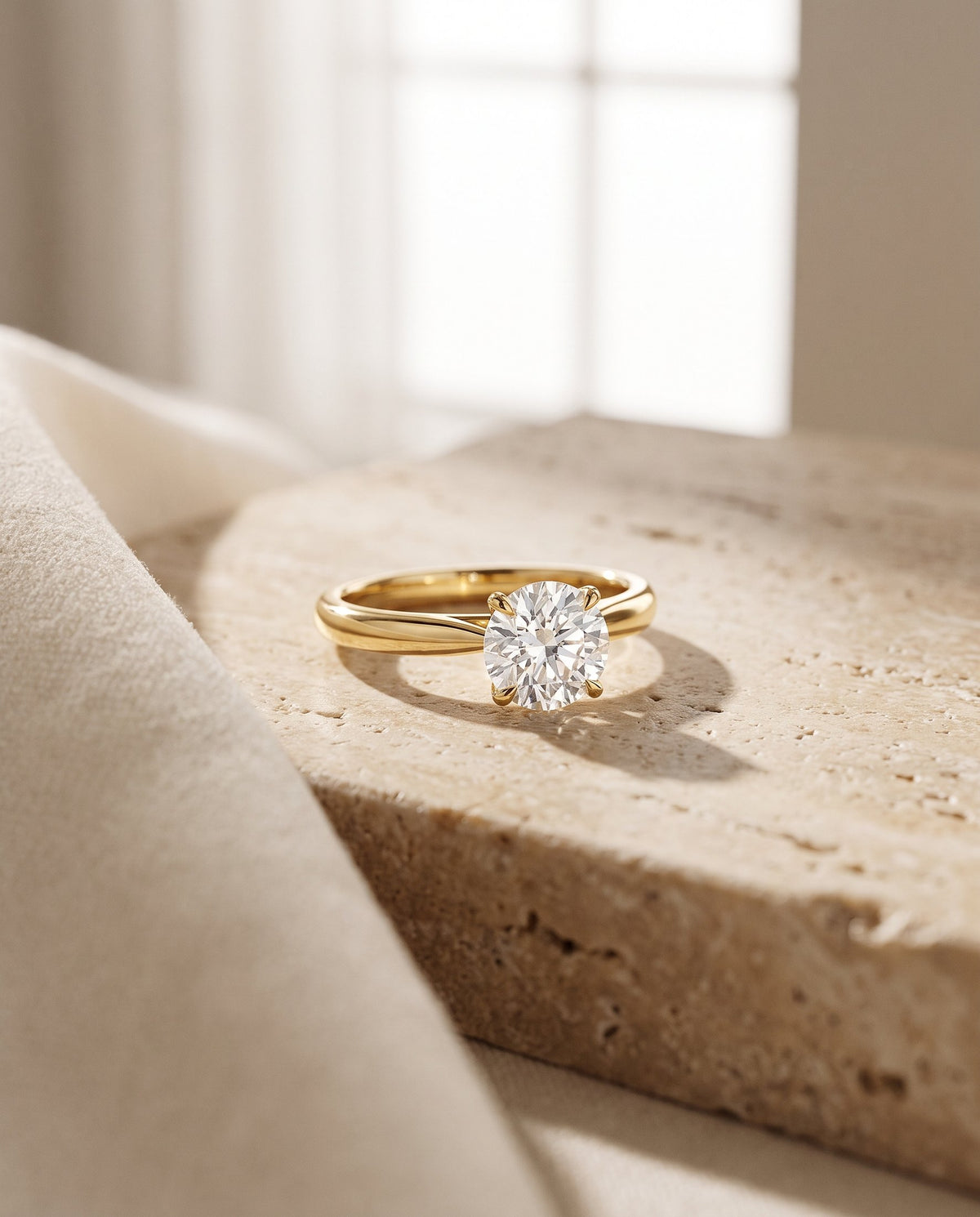 Yellow gold engagement ring | BEUSÉA