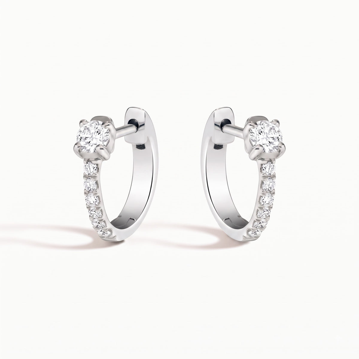 Lilou Round Solitaire Pavé Diamond Huggie Hoop Earrings │ Ø 9mm