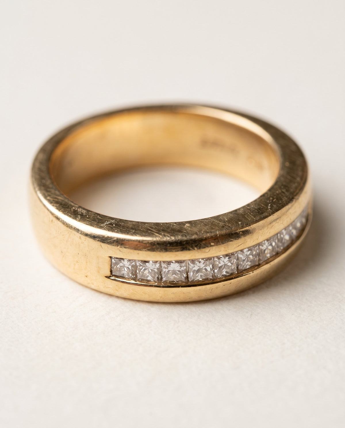 Channel set diamond band | BEUSÉA