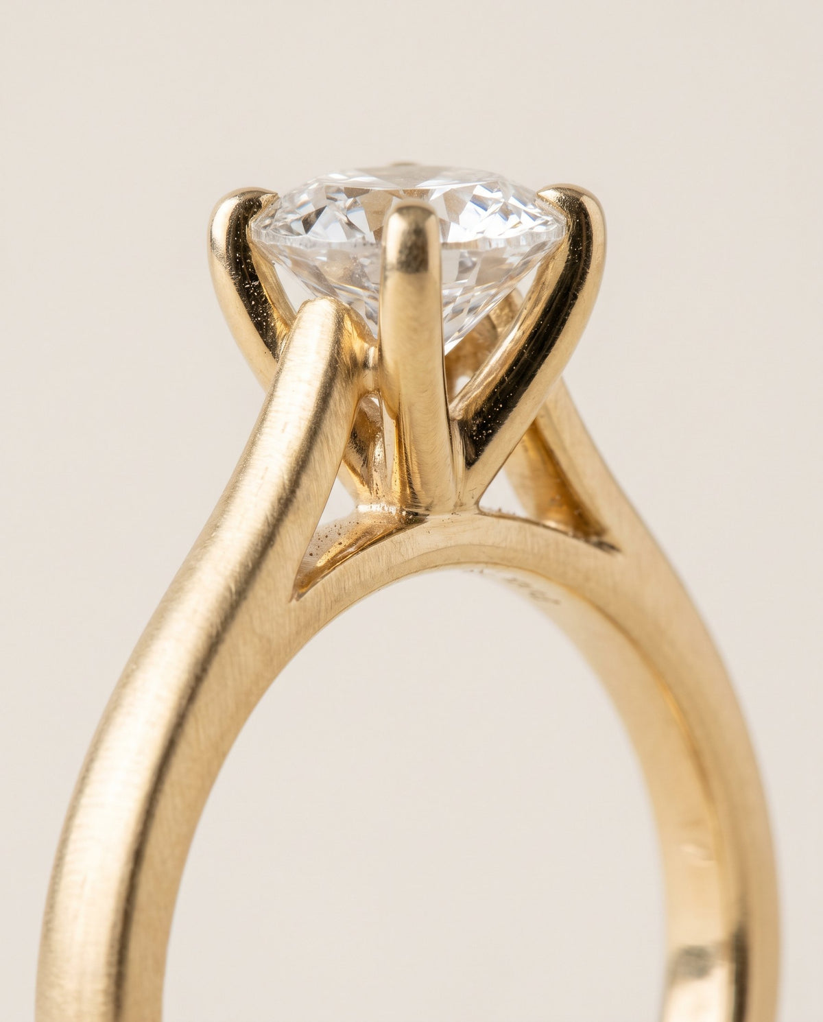 Cathedral setting engagement ring | BEUSÉA