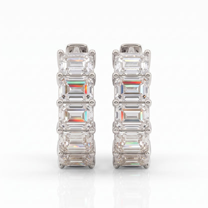 Athena East-West Huggie-Creolen mit Diamanten im Smaragdschliff │ Ø 10 mm