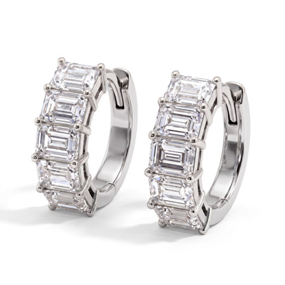 Athena East-West Huggie-Creolen mit Diamanten im Smaragdschliff │ Ø 10 mm