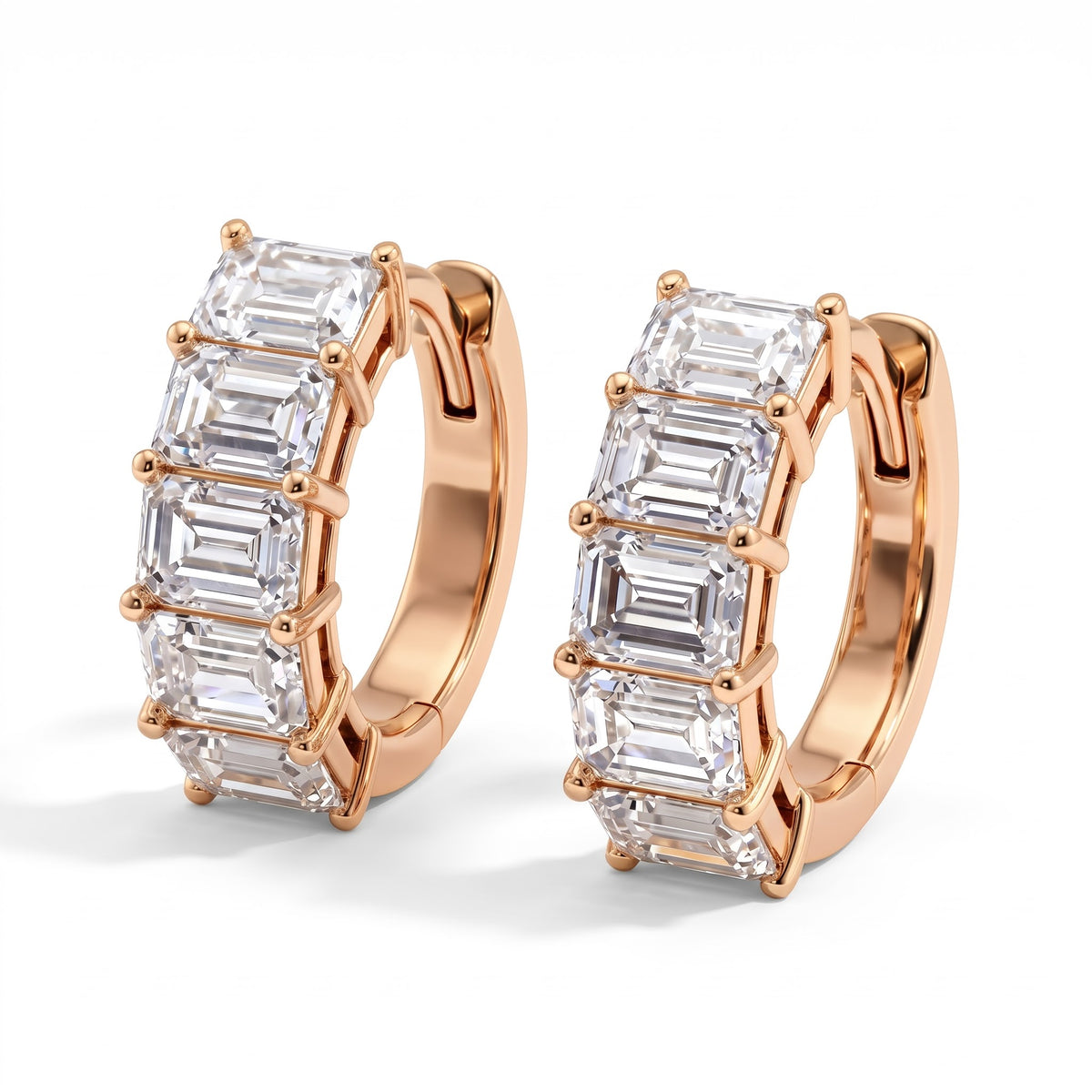 Athena East-West Huggie-Creolen mit Diamanten im Smaragdschliff │ Ø 10 mm