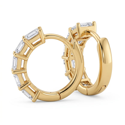 Athena East-West Huggie-Creolen mit Diamanten im Smaragdschliff │ Ø 10 mm