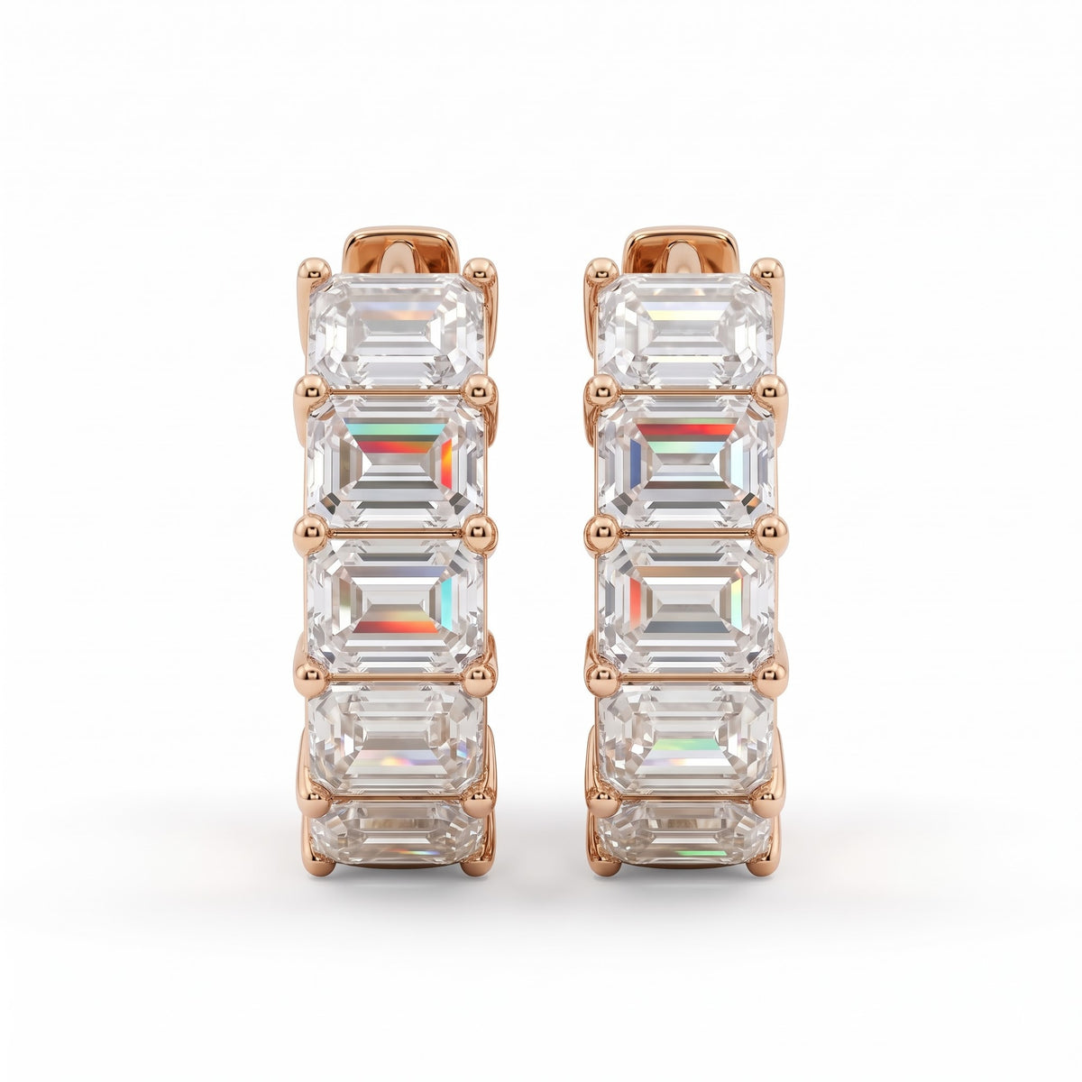 Athena East-West Huggie-Creolen mit Diamanten im Smaragdschliff │ Ø 10 mm