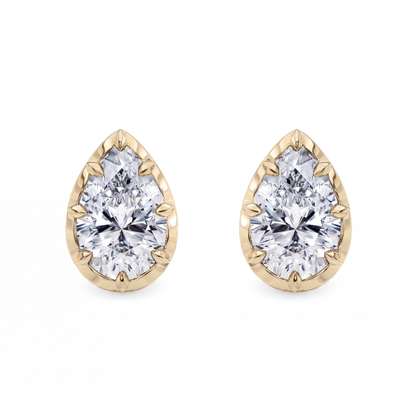 Ottilie Vintage-Ohrstecker mit Diamant im Tropfenschliff