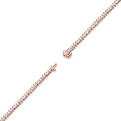 Aline Tennisarmband mit Labordiamanten im Marquiseschliff (schräg gesetzt) aus 585 Roségold, volle Länge, Diagonalansicht 