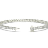 Aline Tennisarmband mit Labordiamanten im Marquiseschliff (schräg gesetzt) aus 585 Weißgold, Verschluss geöffnet, Detailansicht 