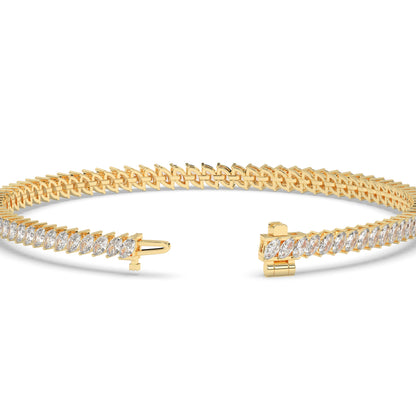 Aline Tennisarmband mit Labordiamanten im Marquiseschliff (schräg gesetzt) aus 585 Gelbgold, Verschluss geöffnet, Detailansicht 