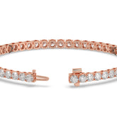 Alma Tennisarmband mit Labordiamanten im Brillantschliff aus 585 Roségold, Verschluss geöffnet, Detailansicht 