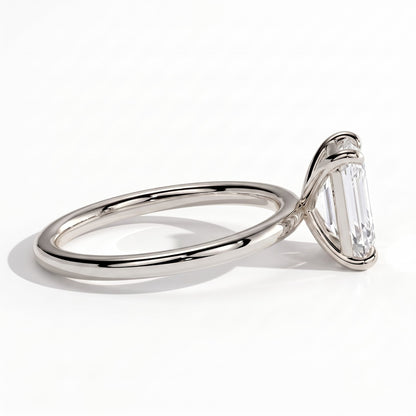 Emerald lab-grown diamond solitaire engagement ring in 950 platinum, detail view 
