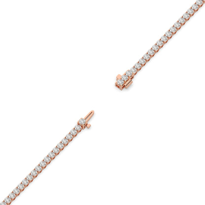 Ella Tennisarmband mit Labordiamanten im Brillantschliff aus 585 Roségold, volle Länge, Diagonalansicht 