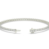 Ella Tennisarmband mit Labordiamanten im Brillantschliff aus 585 Weißgold, Verschluss geöffnet, Detailansicht 
