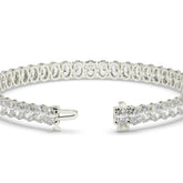 Fabienne Tennisarmband mit Labordiamanten im Ovalschliff aus 585 Weißgold, Verschluss geöffnet, Detailansicht 