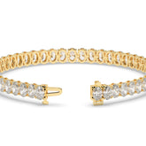 Fabienne Tennisarmband mit Labordiamanten im Ovalschliff aus 585 Gelbgold, Verschluss geöffnet, Detailansicht 