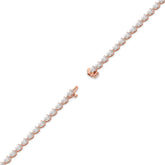 Hermine Tennisarmband mit Labordiamanten im Tropfenschliff aus 585 Roségold, volle Länge, Diagonalansicht 