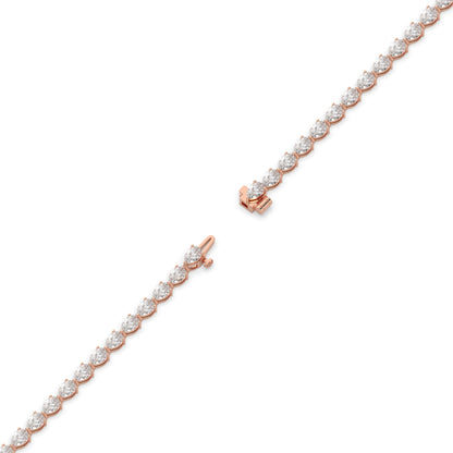 Hermine Tennisarmband mit Labordiamanten im Tropfenschliff aus 585 Roségold, volle Länge, Diagonalansicht 