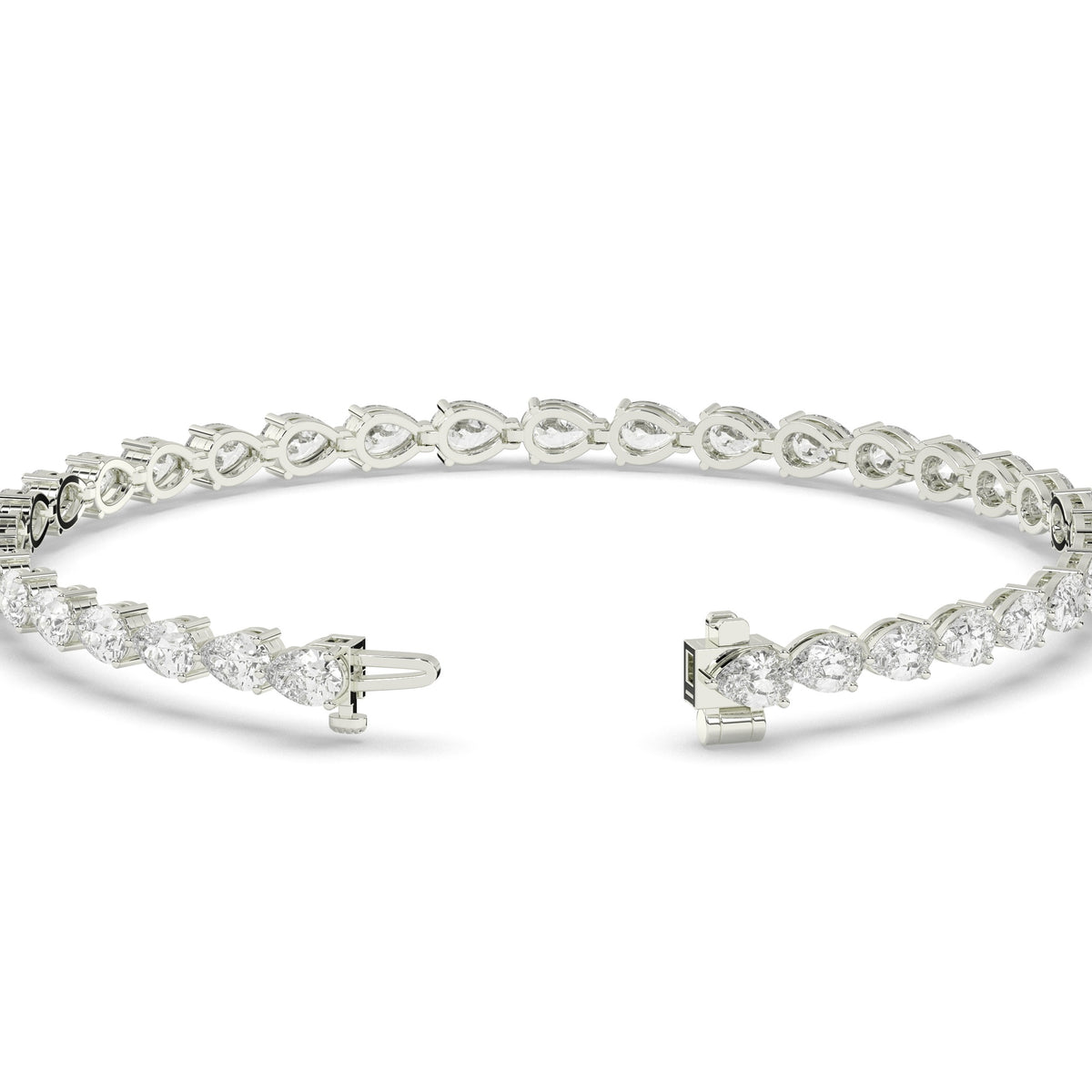 Hermine Tennisarmband mit Labordiamanten im Tropfenschliff aus 585 Weißgold, Verschluss geöffnet, Detailansicht 