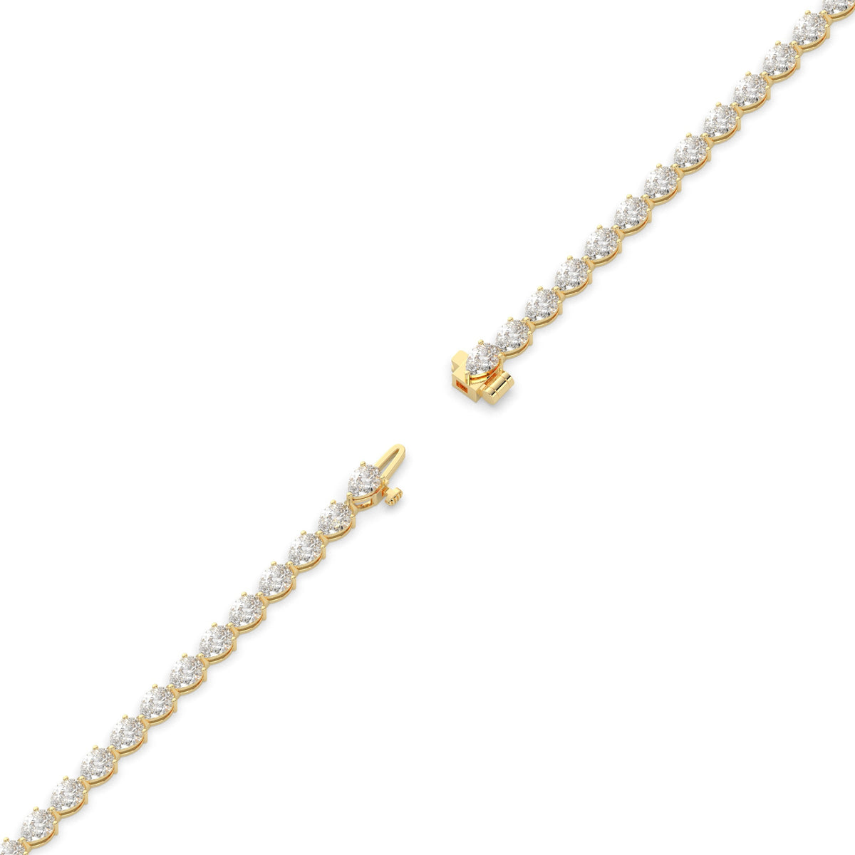 Hermine Tennisarmband mit Labordiamanten im Tropfenschliff aus 585 Gelbgold, volle Länge, Diagonalansicht 