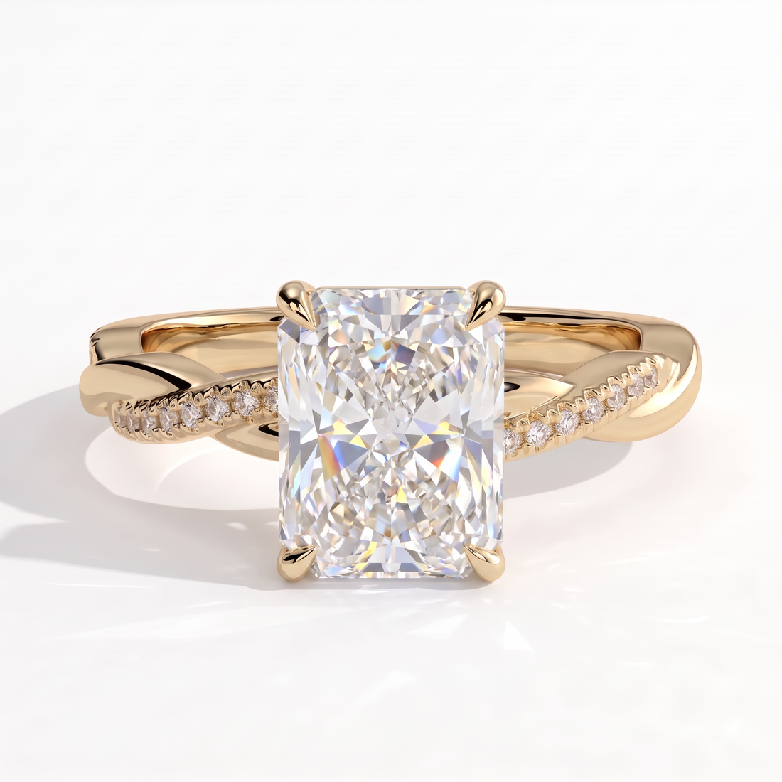 Thyra Radiant Hidden Halo Ring 585 Yellow Gold front 