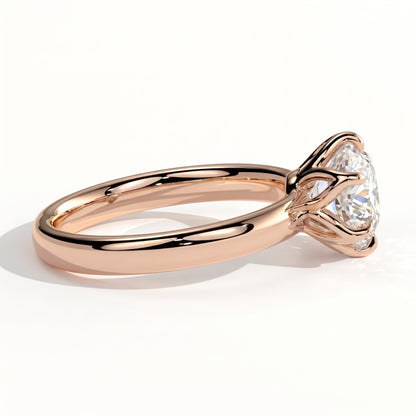Round lab-grown diamond solitaire engagement ring in 14K (585) rose gold, detail view 