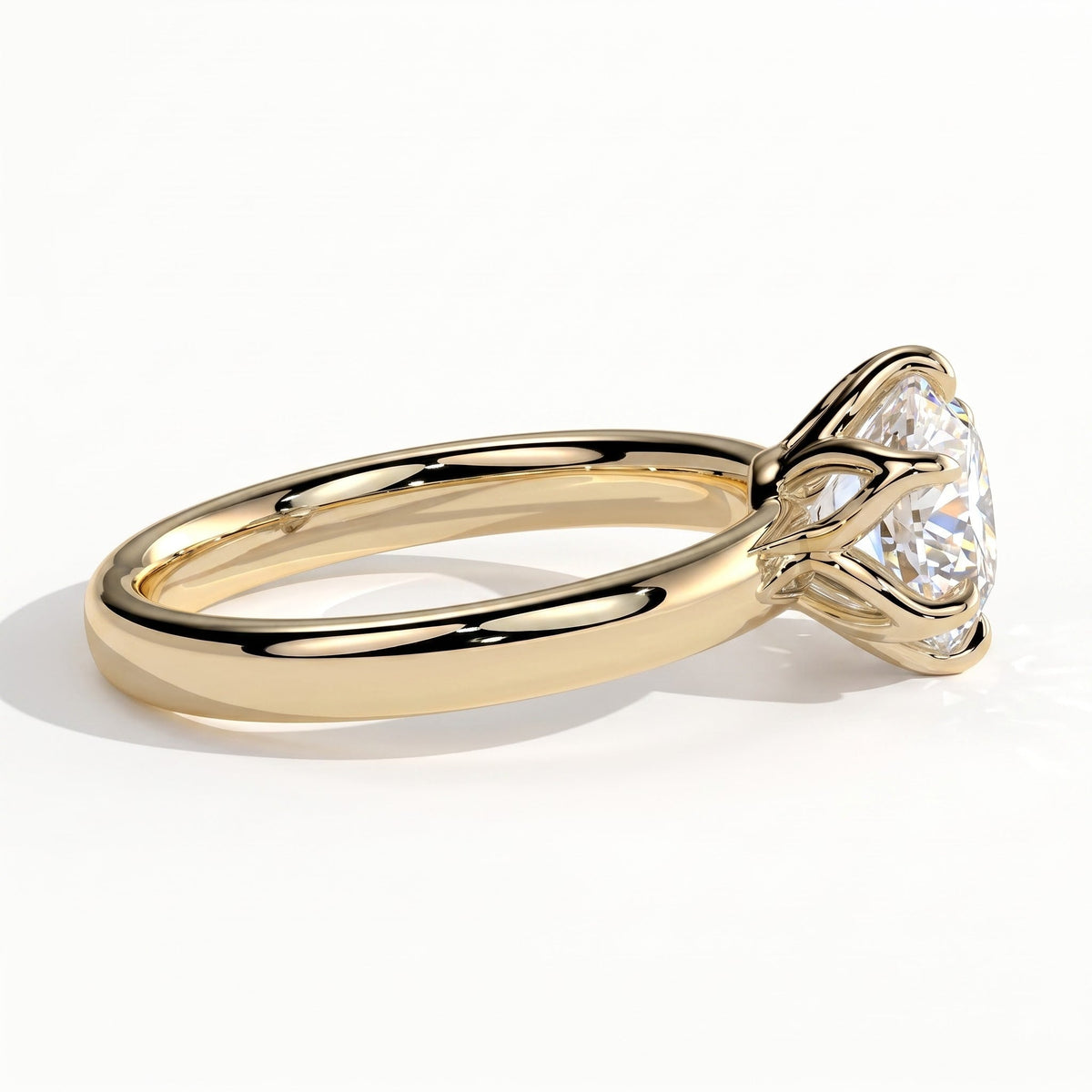 Round lab-grown diamond solitaire engagement ring in 14K (585) yellow gold, detail view 