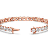 Ilona Tennisarmband mit Labordiamanten im Brillantschliff aus 585 Roségold, Verschluss geöffnet, Detailansicht 