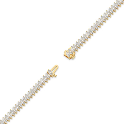 Imke Tennisarmband mit Labordiamanten im Marquiseschliff (schräg gesetzt) aus 585 Gelbgold, volle Länge, Diagonalansicht 