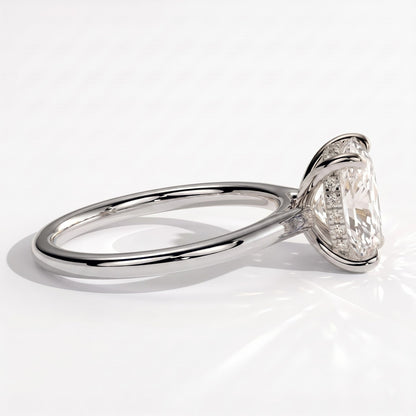 Elongated Cushion lab-grown diamond halo engagement ring in 14K (585) white gold, detail view 