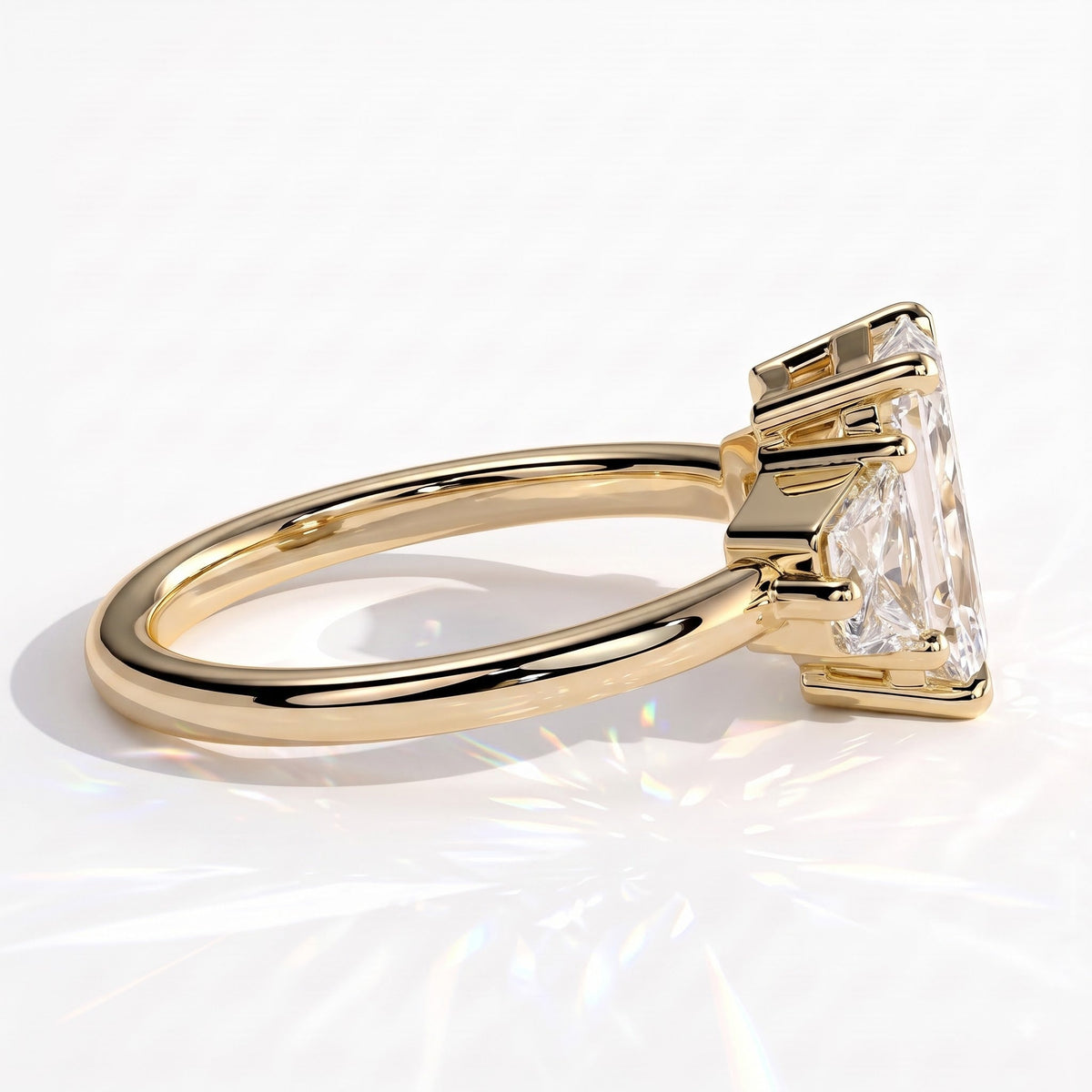 Radiant lab-grown diamond three-stone engagement ring in 14K (585) yellow gold, detail view 