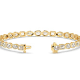 Jana Tennisarmband mit Labordiamanten in verschiedenen Formen mit Zargenfassung aus 585 Gelbgold, Verschluss geöffnet, Detailansicht 