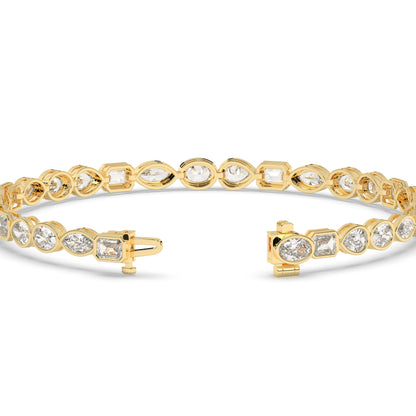 Jana Tennisarmband mit Labordiamanten in verschiedenen Formen mit Zargenfassung aus 585 Gelbgold, Verschluss geöffnet, Detailansicht 