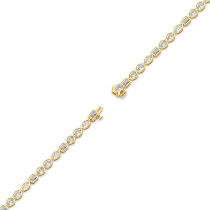 Jana Tennisarmband mit Labordiamanten in verschiedenen Formen mit Zargenfassung aus 585 Gelbgold, volle Länge, Diagonalansicht 