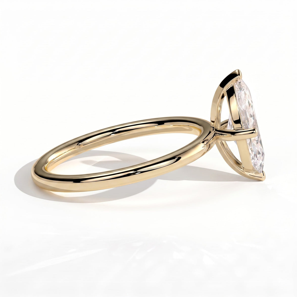 Marquise lab-grown diamond solitaire engagement ring in 14K (585) yellow gold, detail view 
