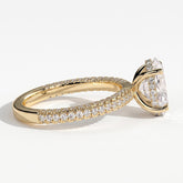 Oval lab-grown diamond halo engagement ring in 14K (585) yellow gold, detail view 