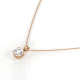Mila Solitär-Halskette mit rundem Labordiamanten aus 585 Roségold, Seitenansicht 