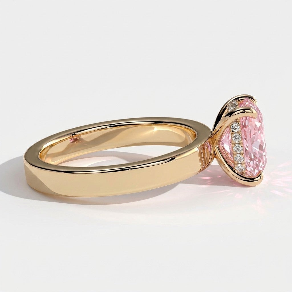 Fancy Vivid Pink elongated cushion lab-grown diamond engagement ring with flat cigar band and hidden halo in 18K (750) yellow gold, detail view of the flat cigar band 