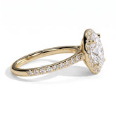 Oval lab-grown diamond halo engagement ring in 14K (585) yellow gold, detail view 
