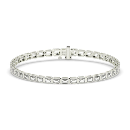 Noa Tennisarmband mit Labordiamanten im Smaragdschliff mit Zargenfassung aus 585 Weißgold, Vorderansicht 