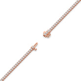 Pia Tennisarmband mit Labordiamanten im Brillantschliff aus 585 Roségold, volle Länge, Diagonalansicht 